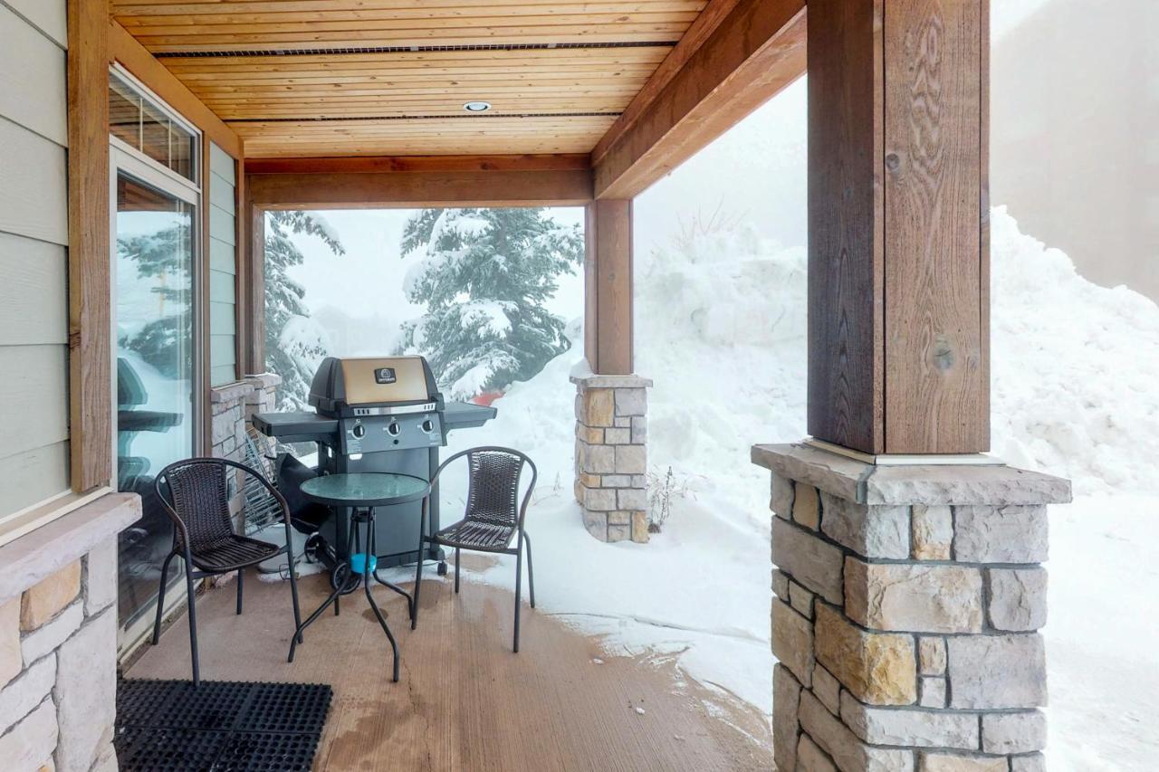 Big White Snowfall Lodge المظهر الخارجي الصورة